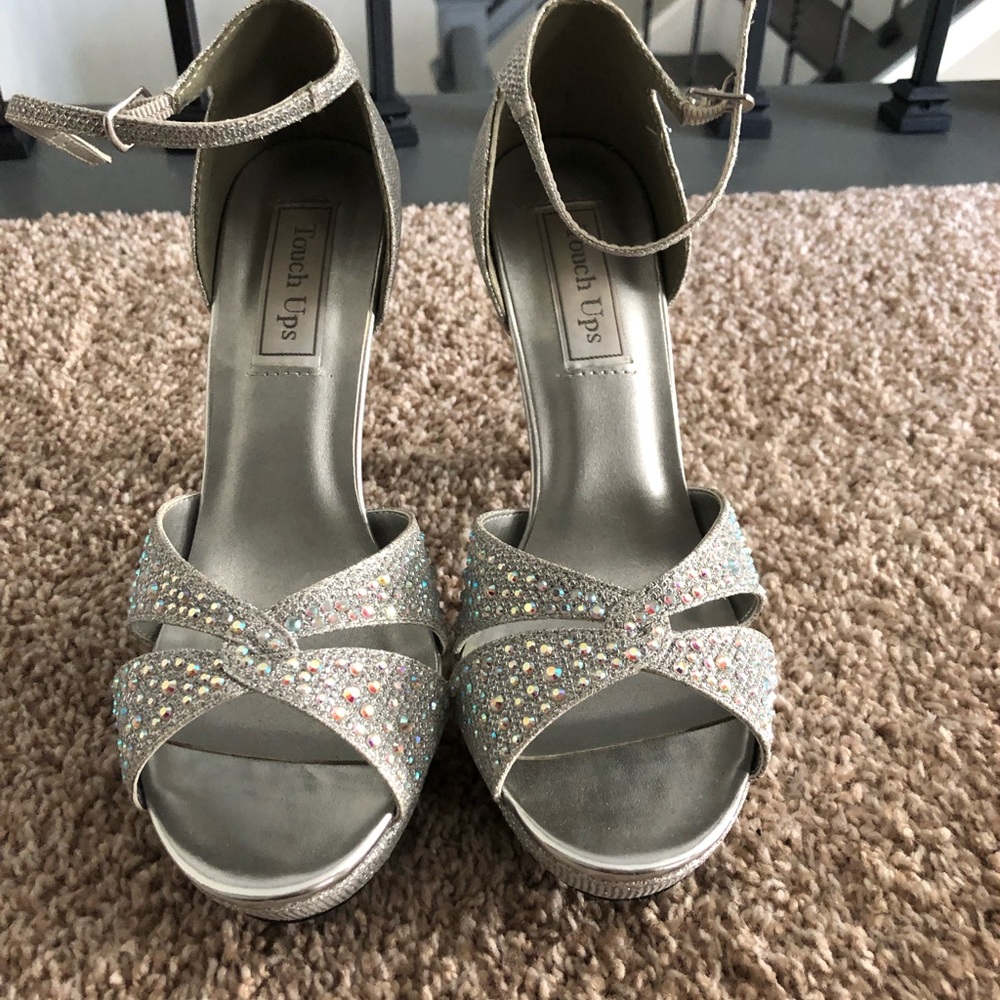 Heels - Picture 3 of 4
